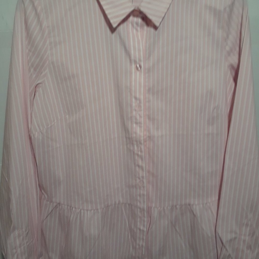 The LIMITED top, pink stripes, Medium, cute top.